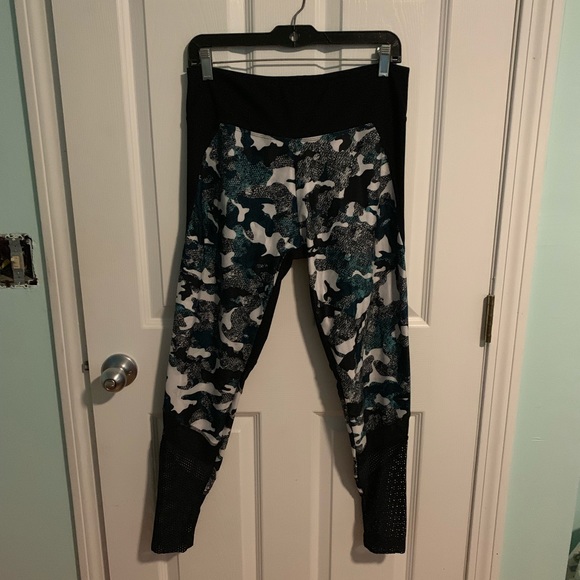 Marika Patterned Leggings - Picture 1 of 5